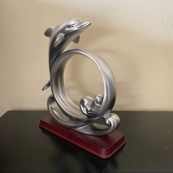 NWT HALLMARK DOLPHIN CIRCLE STATUE - Picture 2 of 7